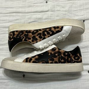 Brand new - Never Worn - Steve Madden Sneakers